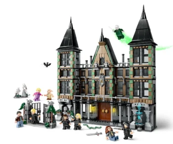 Детски комплект за игра LEGO® Harry Potter 76453 – Имението на Малфой