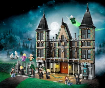 Детски комплект за игра LEGO® Harry Potter 76453 – Имението на Малфой