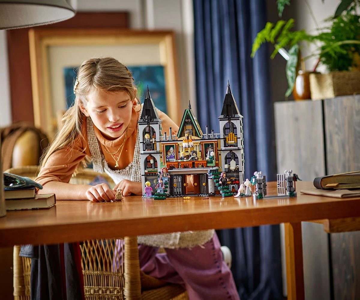 Детски комплект за игра LEGO® Harry Potter 76453 - Имението на Малфой thumb 9 Конструктор ЛЕГО Harry Potter 76453 thumb 9
