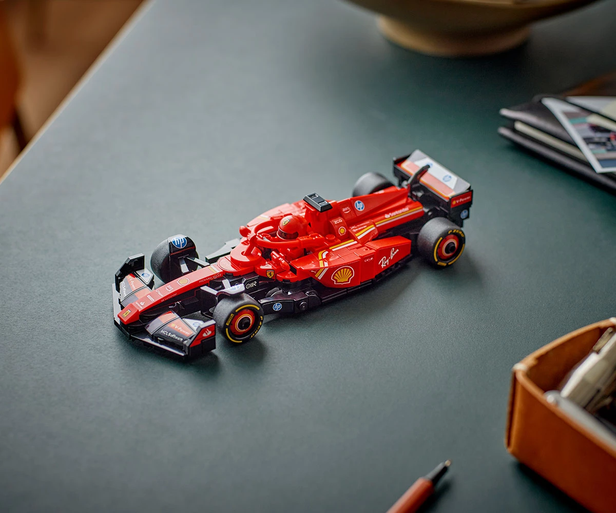 Детски комплект за игра LEGO® Speed Champions 77242 - F1® Болид Ferrari SF-24 thumb 14 Конструктор ЛЕГО Speed Champions 77242 thumb 14
