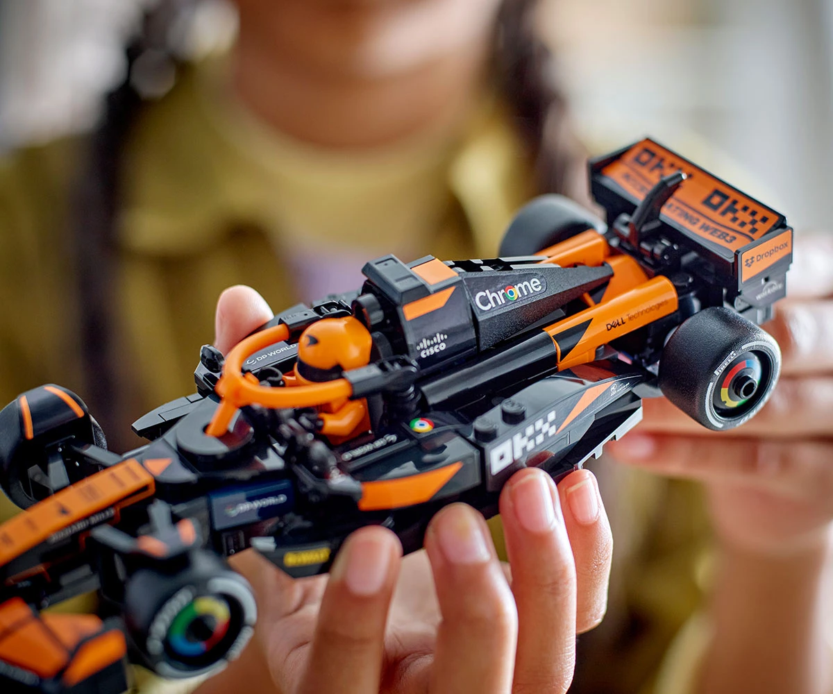 Детски комплект за игра LEGO® Speed Champions 77251 - Болид McLaren F1® Team MCL38 thumb 11 Конструктор ЛЕГО Speed Champions 77251 thumb 11