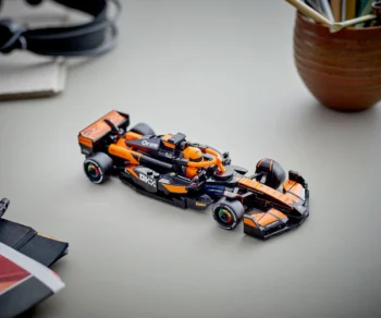 Детски комплект за игра LEGO® Speed Champions 77251 – Болид McLaren F1® Team MCL38