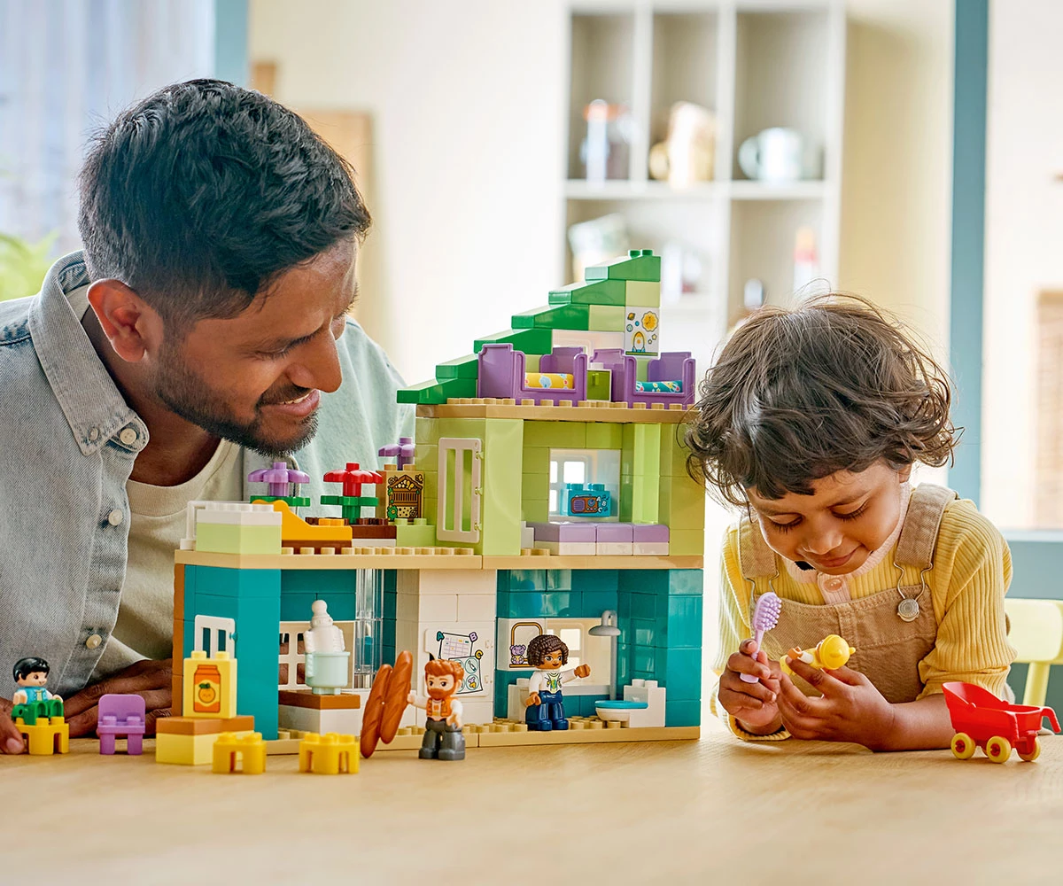 Детски комплект за игра LEGO® DUPLO 10470 - Модерна семейна къща 3 в 1 с фигури thumb 5 LEGO® DUPLO 10470 - 3 In 1 Modern Family House With Figures thumb 5