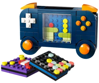 Детски комплект за игра LEGO® Creator 31380 – Ретро конзола за игри