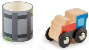 igralen-komplekt-hape-darveno-vlakche-s-relsov-pat-na-stikerna-lenta-30