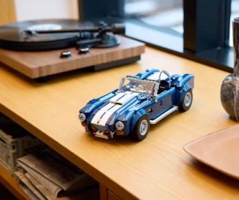 Детски комплект за игра LEGO® Icons 10357 – Shelby Cobra 427 S/C