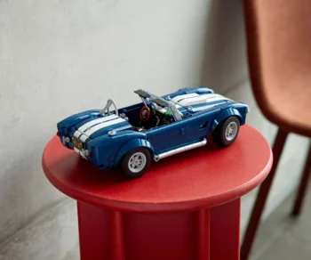 Детски комплект за игра LEGO® Icons 10357 – Shelby Cobra 427 S/C