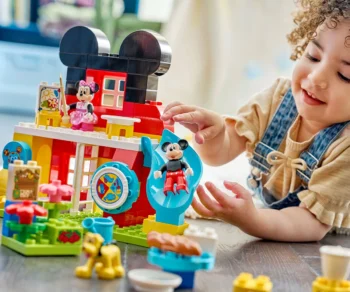 Детски комплект за игра LEGO® DUPLO® Disney™ 10465 – Клубът на Мики Маус с Мини и Плуто