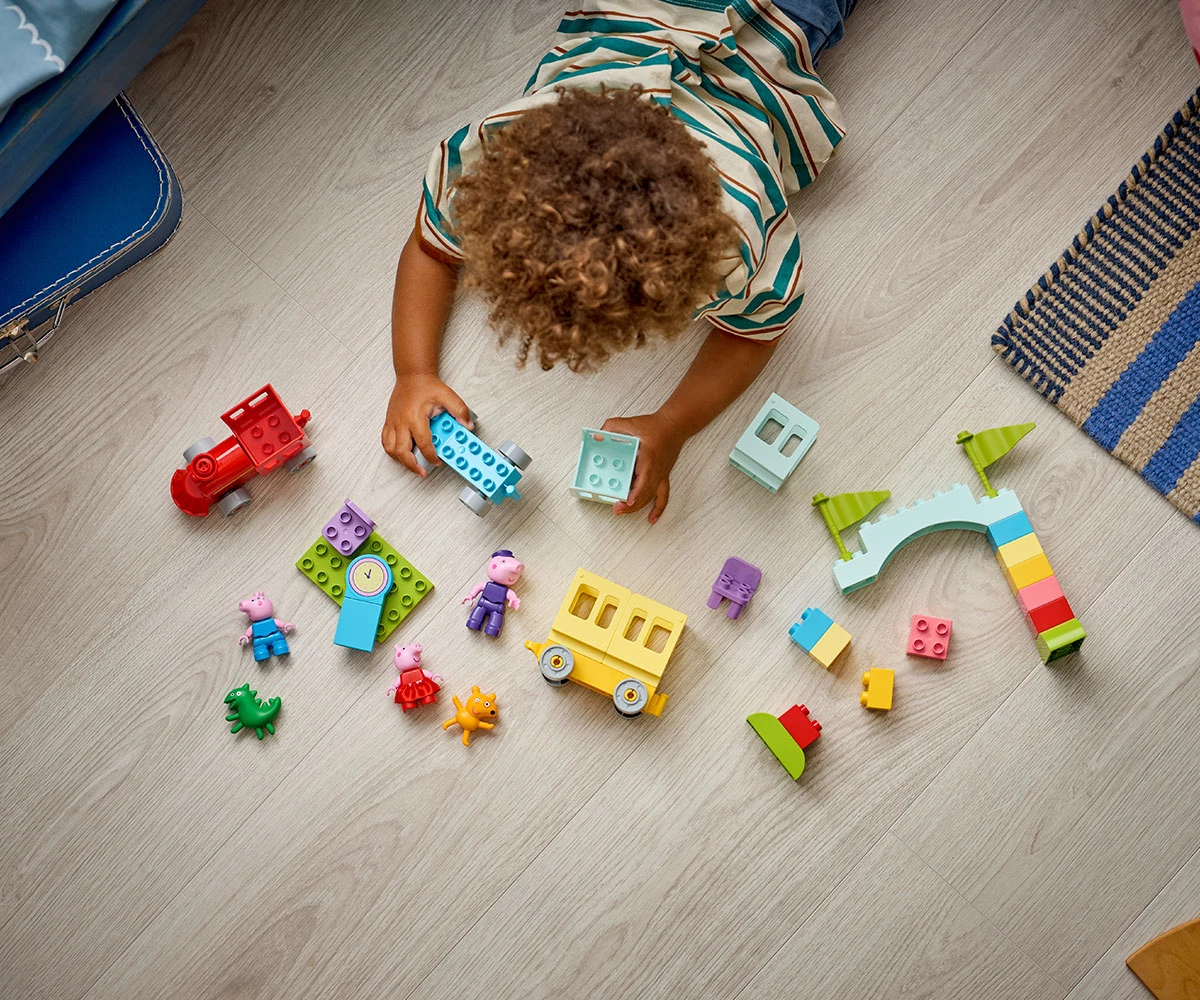Детски комплект за игра LEGO® DUPLO® 10466 - Влакът на дядо Прасенце thumb 7 LEGO® DUPLO® 10466 - Train Ride with Grandpa Pig thumb 7