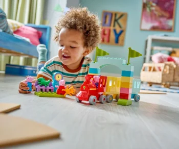 Детски комплект за игра LEGO® DUPLO® 10466 – Влакът на дядо Прасенце