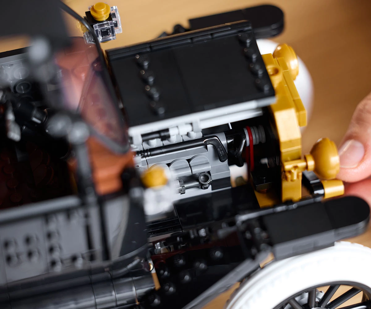 Детски комплект за игра LEGO® Icons 11376 - Ford Model T thumb 14 LEGO® Icons 11376 - Ford Model T thumb 14