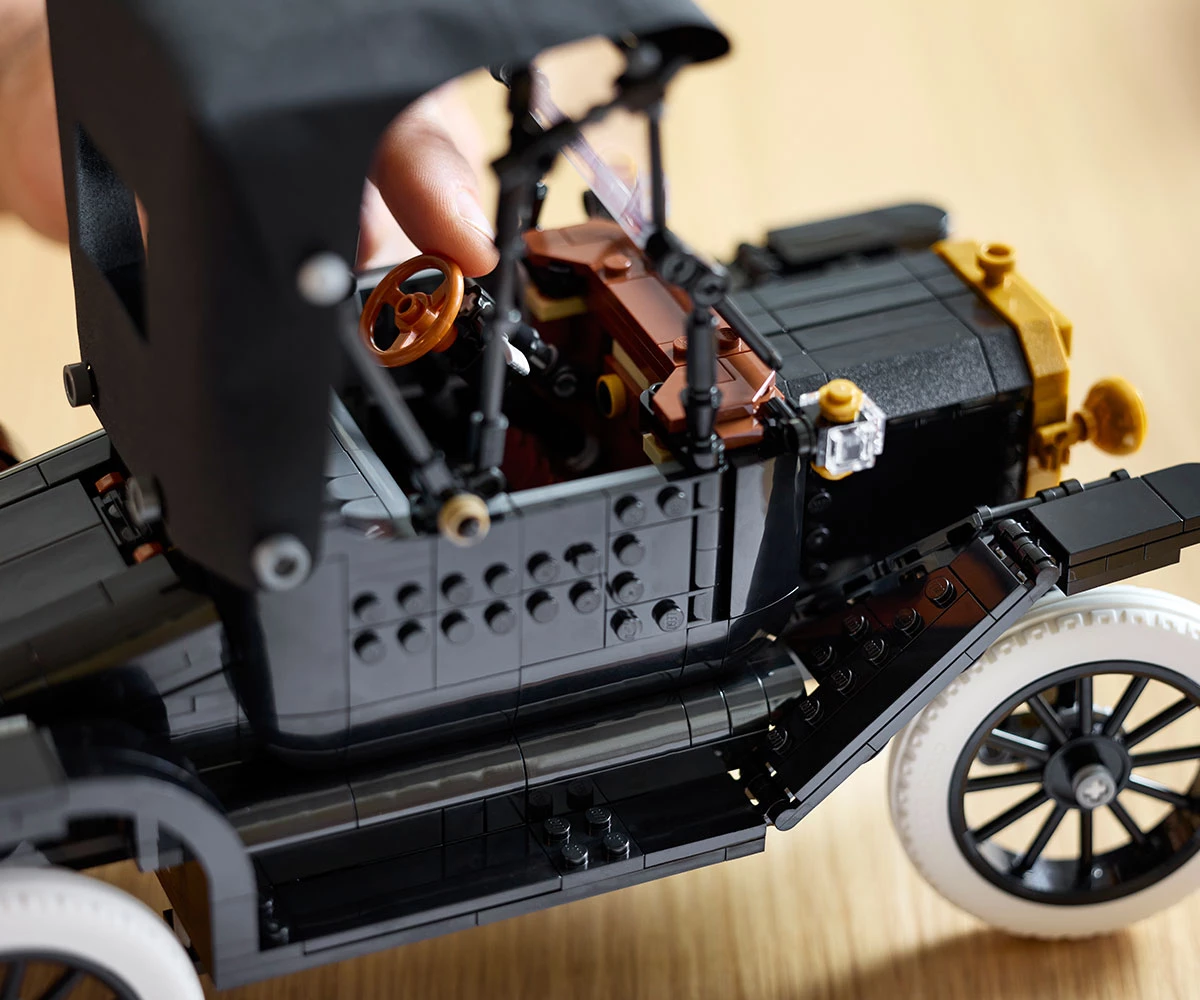 Детски комплект за игра LEGO® Icons 11376 - Ford Model T thumb 16 LEGO® Icons 11376 - Ford Model T thumb 16