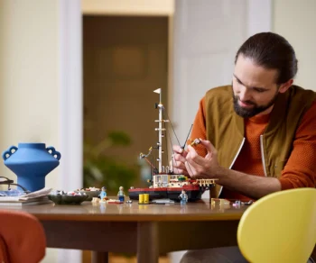 Детски комплект за игра LEGO® Ideas 21350 – Челюсти