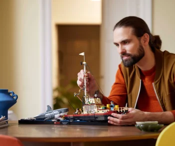 Детски комплект за игра LEGO® Ideas 21350 – Челюсти