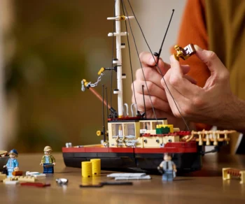 Детски комплект за игра LEGO® Ideas 21350 – Челюсти