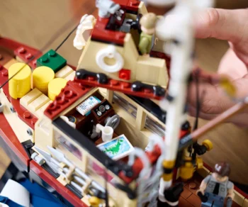 Детски комплект за игра LEGO® Ideas 21350 – Челюсти
