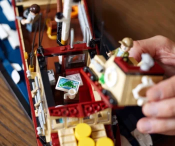 Детски комплект за игра LEGO® Ideas 21350 – Челюсти