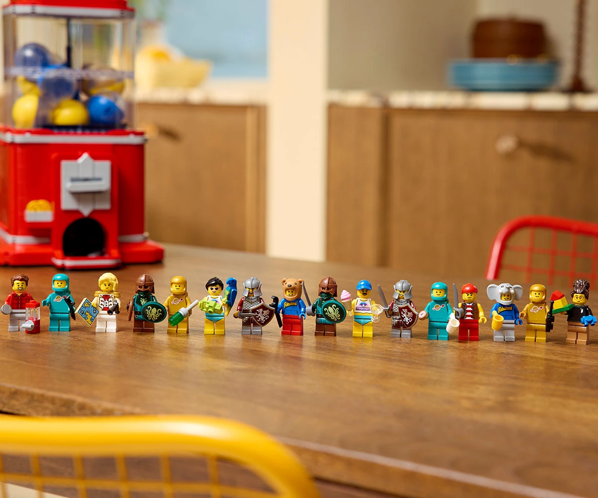 Детски комплект за игра LEGO® Ideas 21358 - Вендинг машина за минифигури thumb 9 LEGO® Ideas 21358 - Minifigure Vending Machine thumb 9