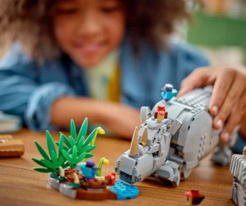 Детски комплект за игра LEGO® Creator 31171 – Диви животни: Величествен носорог с птици