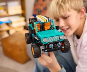 Детски комплект за игра LEGO® Technic 42227 – Джип Jeep® Wrangler Rubicon