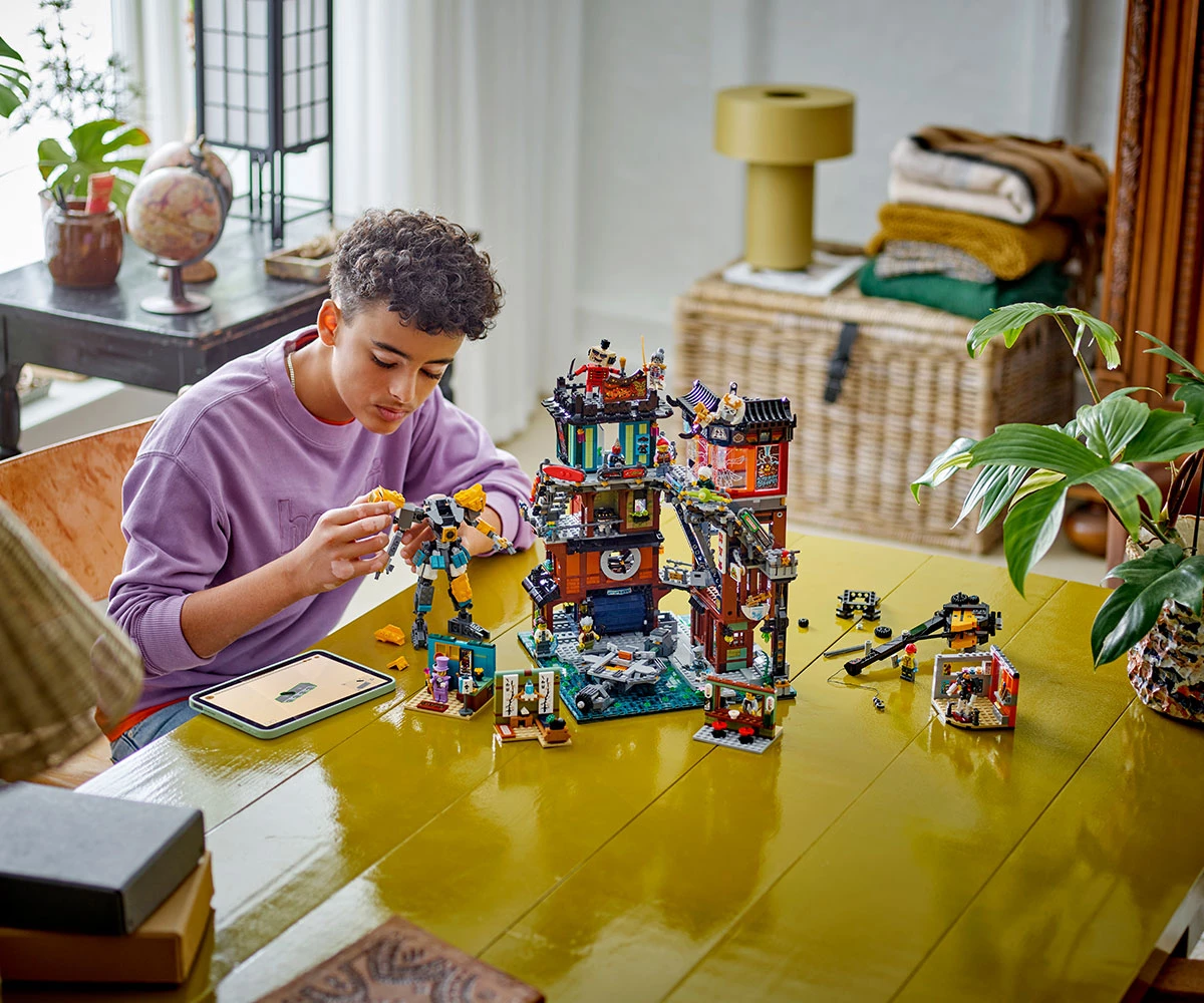 Детски комплект за игра LEGO® NINJAGO 71837 - Работилници в NINJAGO® City thumb 10 LEGO® NINJAGO 71837 - NINJAGO® City workshops thumb 10