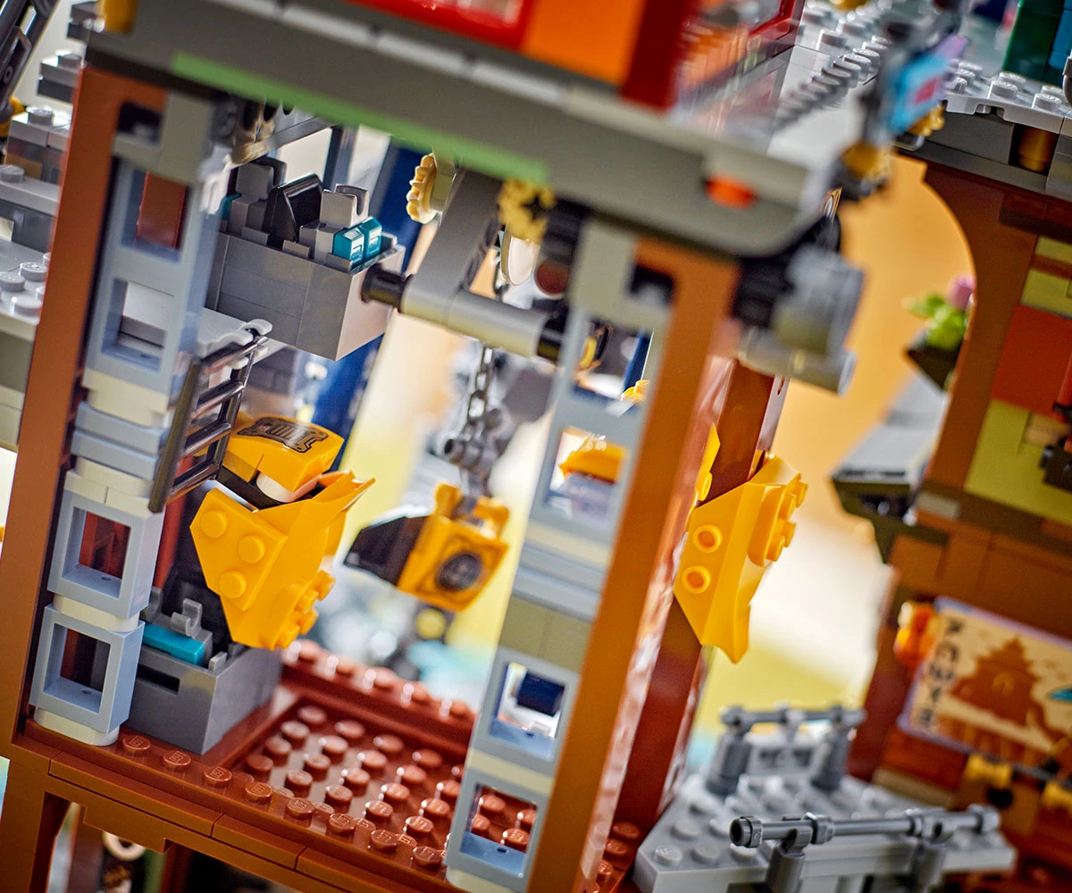 Детски комплект за игра LEGO® NINJAGO 71837 - Работилници в NINJAGO® City thumb 5 LEGO® NINJAGO 71837 - NINJAGO® City workshops thumb 5