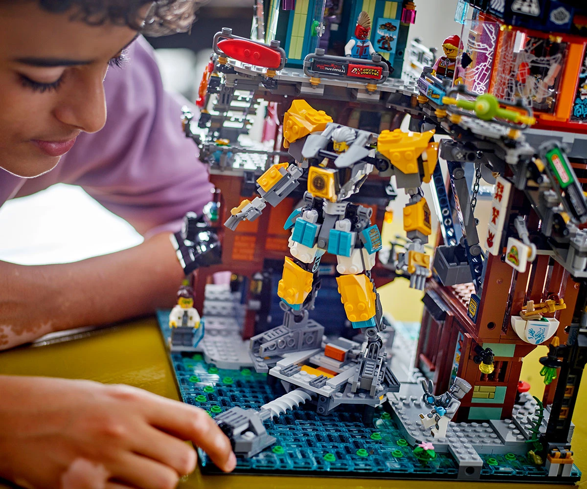 Детски комплект за игра LEGO® NINJAGO 71837 - Работилници в NINJAGO® City thumb 8 LEGO® NINJAGO 71837 - NINJAGO® City workshops thumb 8