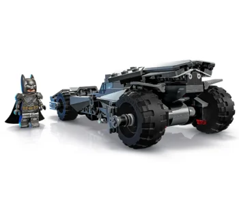 Детски комплект за игра LEGO® DC Comics Super Heroes 76331 – Батман срещу Супермен: Батмобил