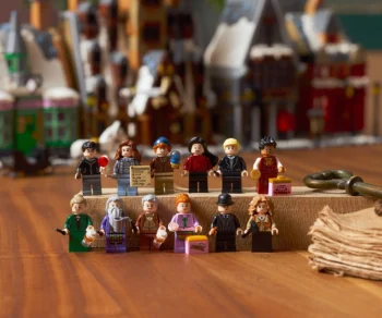 Детски комплект за игра LEGO® Harry Potter 76457 – Село Хогсмийд – за колекционери