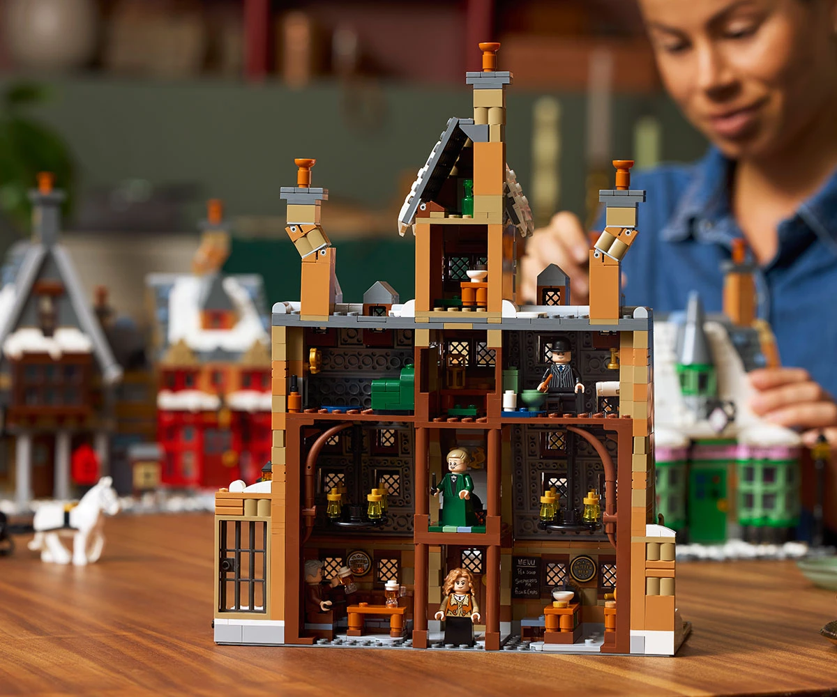 Детски комплект за игра LEGO® Harry Potter 76457 - Село Хогсмийд - за колекционери thumb 11 LEGO® Harry Potter 76457 - Harry Potter 76457 thumb 11