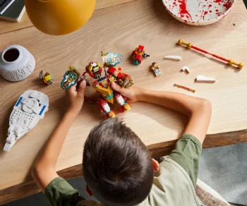 Детски комплект за игра LEGO® Monkie Kid™ 80051 – Мини роботът на Monkie Kid