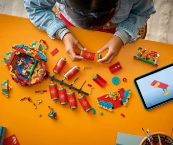 Детски комплект за игра LEGO® Iconic 80118 – Фойерверки за късмет