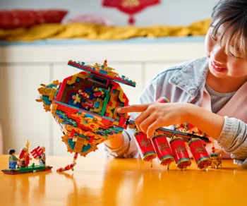 Детски комплект за игра LEGO® Iconic 80118 – Фойерверки за късмет